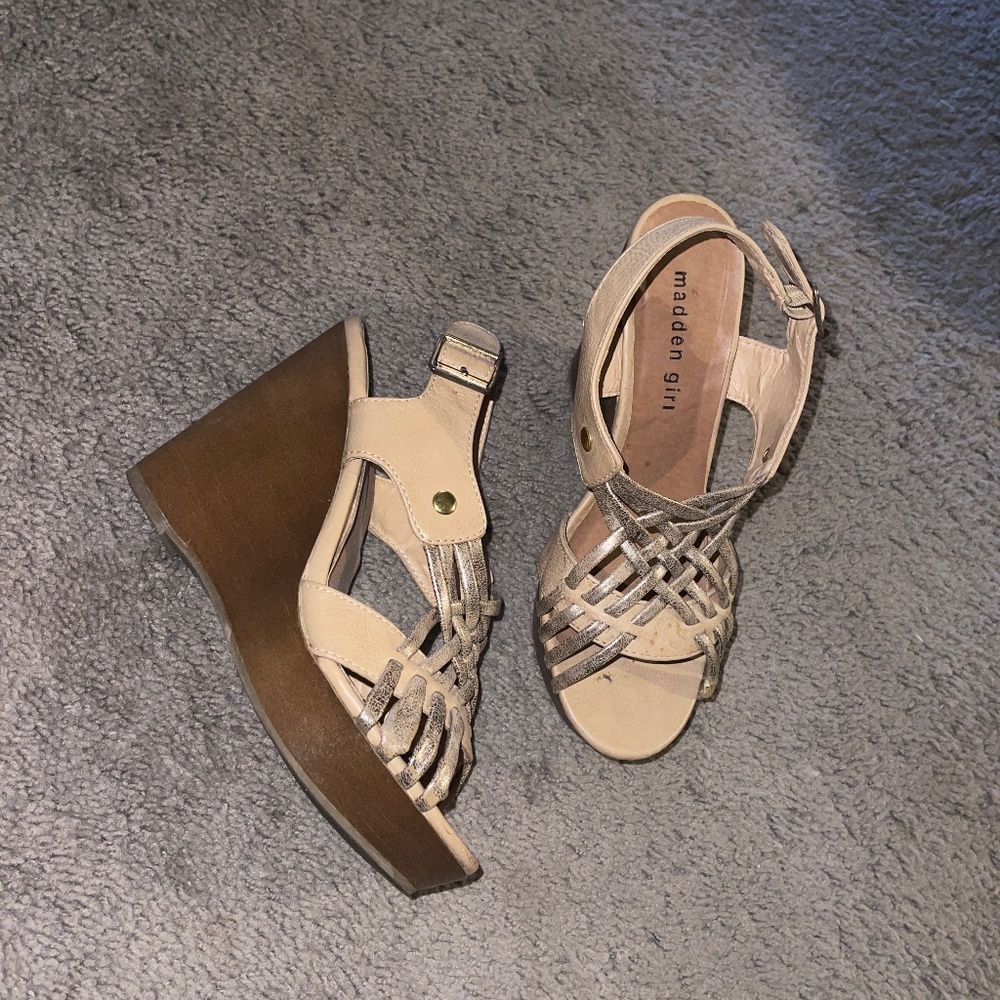 Madden girl wedge